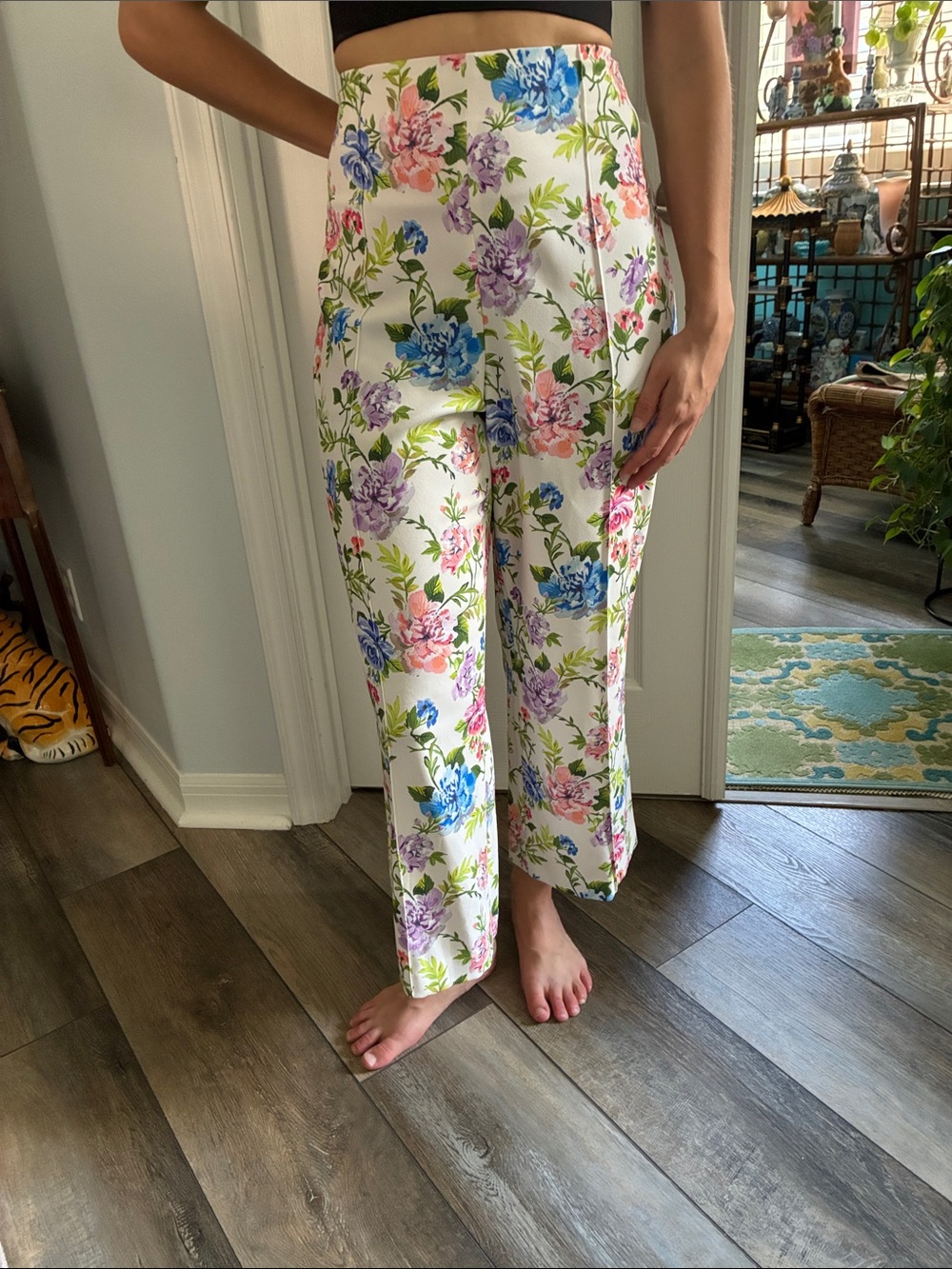 Alice + Olivia White Floral Cropped Wide-Leg Pants